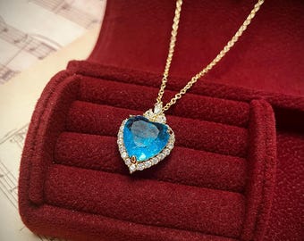 Vintage Elegant Ruby Red Oval Charm Necklace