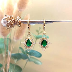 Vintage Elegant Emerald Green Jewel Charm Huggie Hoop Earrings