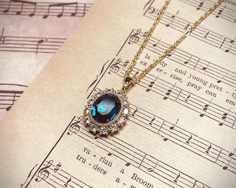 Vintage Elegant Ruby Red Oval Charm Necklace