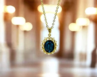 Vintage Elegant Ruby Red Oval Charm Necklace
