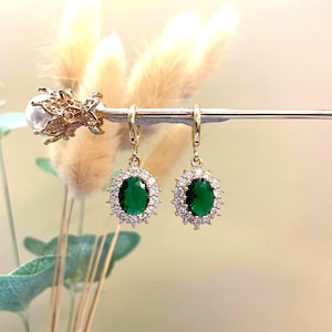Vintage Elegant Emerald Jewel Oval Gold Charm Huggie Hoop Earrings