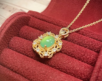 Vintage Elegant Ruby Red Oval Charm Necklace