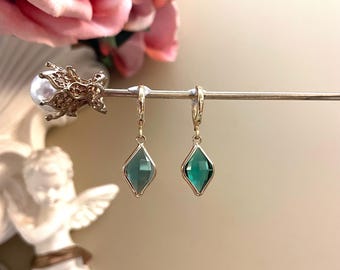 Vintage Elegant Forest Green Leaf Charm Huggie Hoop Earrings - May birth stone
