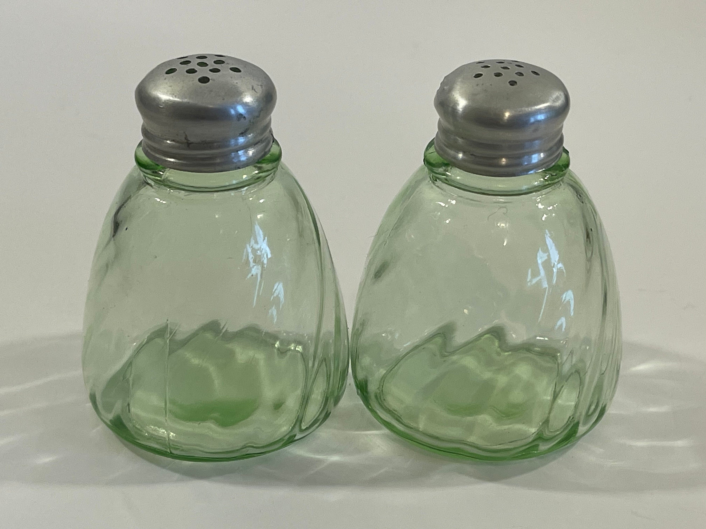 Anchor Hocking Salt and Pepper Shaker Crystal 2 oz