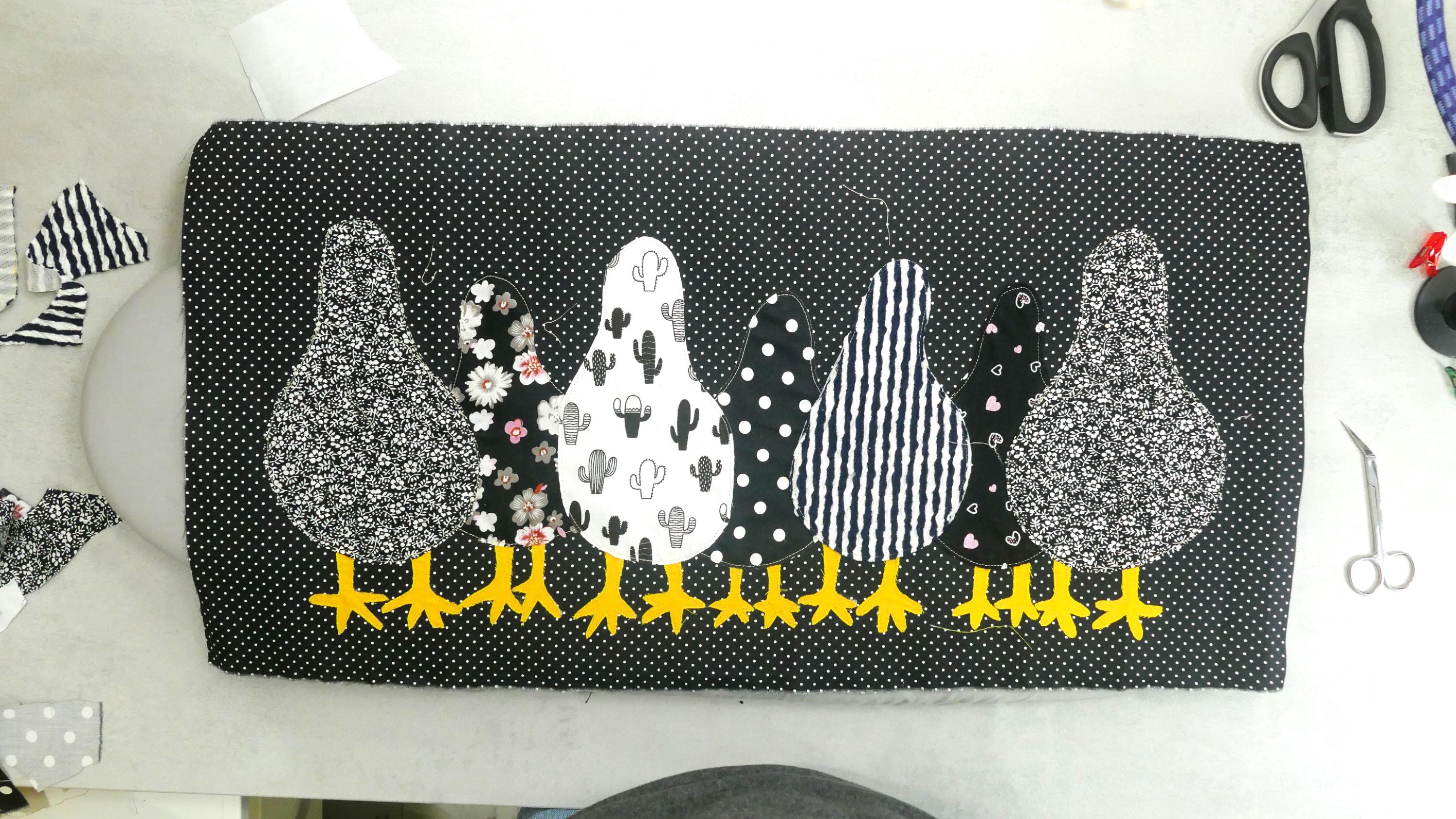 Chicken Appliqué Table Runner Sewing Pattern: Beginner-friendly (PDF ...