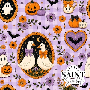 Puede incluir: Patrón repetitivo con ilustraciones de Halloween. El diseño incluye calabazas, murciélagos, fantasmas, flores y patos con lazos, sobre un fondo a cuadros lila. La paleta de colores es una mezcla de naranja, morado y blanco.