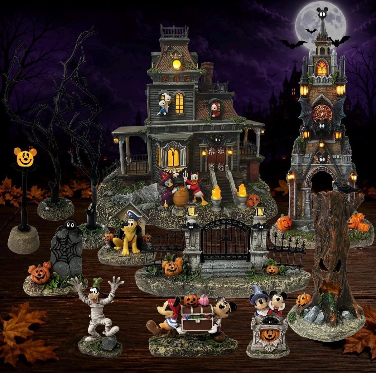 Disney Mickey Mouse Halloween Set Village House 12 Pieces BRAND