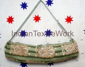 Designer gesteppte Yogamatten-Tasche mit Tigermuster – Stylisches Design für Yoga & Fitness