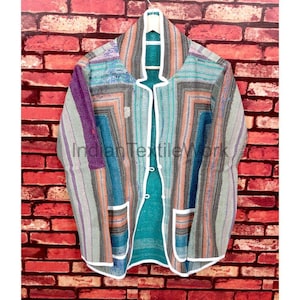 Chaqueta Kantha vintage acolchada, abrigo bohemio indio reversible de patchwork, chaqueta única.