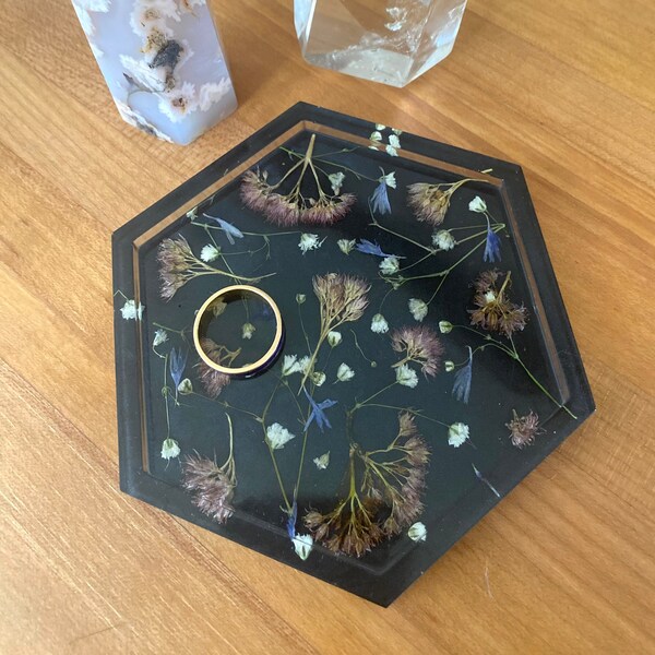 Black Resin Real Flower Ring Dish, Crystal Altar, Tray, Coaster