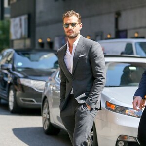 Grey Coat Pant Party wear Suit for men  Formal Fashion Wedding 2 Piece Groom Party Wear Coat Pant Suit For Men.
