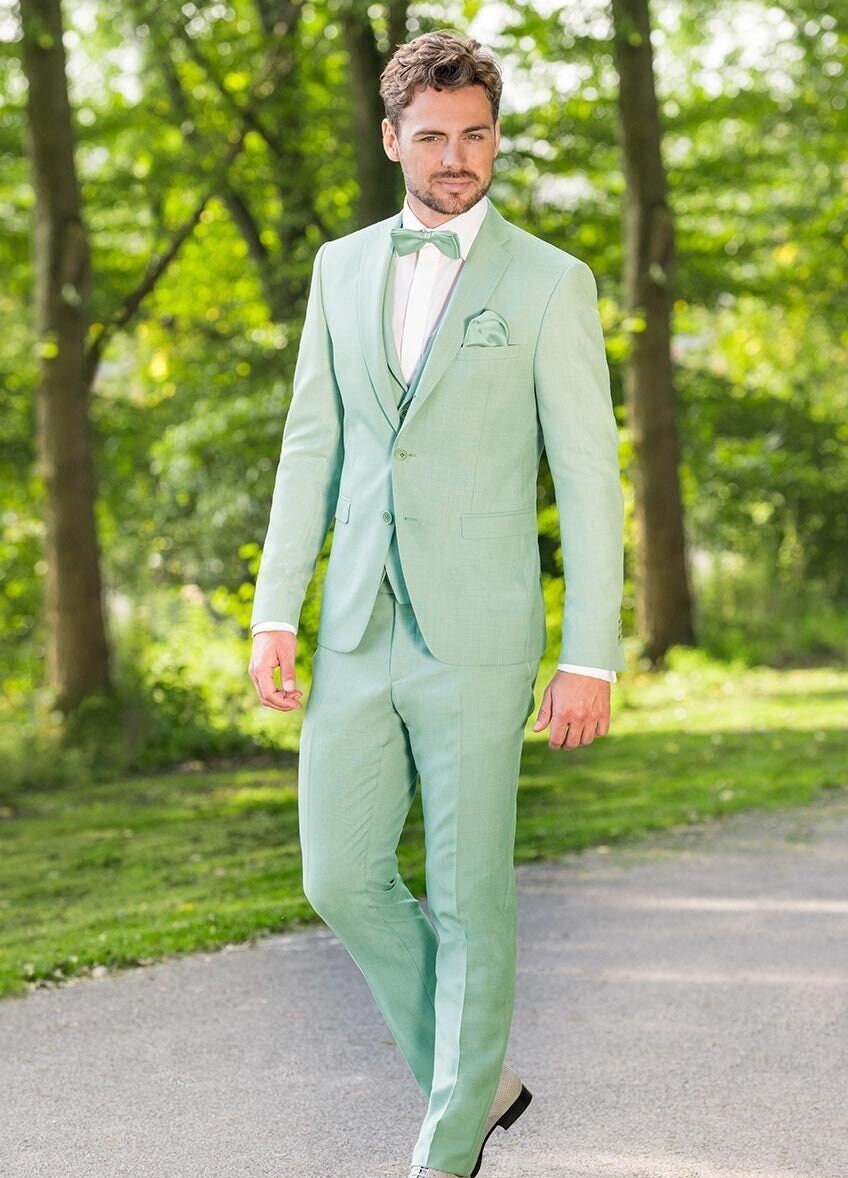 see green colour coat pant