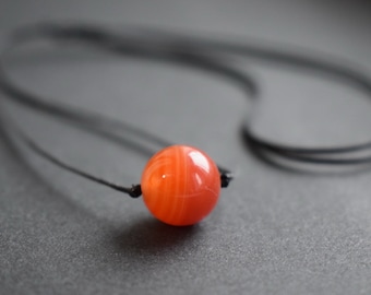 Minimalistiskt karneolpärlhalsband, Mod, Vitalitet