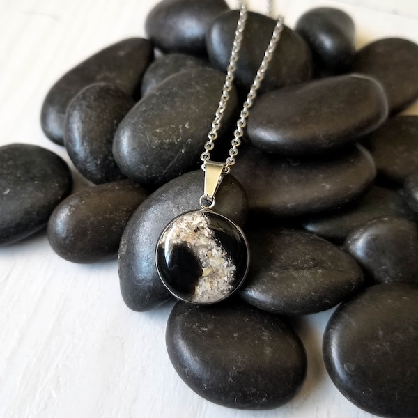 16mm Cremains Pendant: Stainless Steel Pet Ashes Memorial Necklace