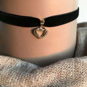Heart Velvet Choker, Black Velvet Choker, Heart Necklace, Heart Choker, Ribbon Choker, Velvet Choker, Gift for Her, Christmas Gift, Choker