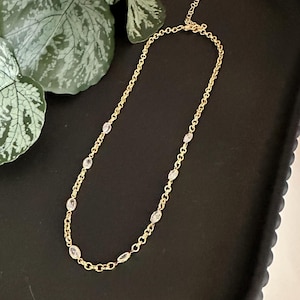 Gold Crystal Choker Necklace - Elegant & Dazzling Statement Jewelry