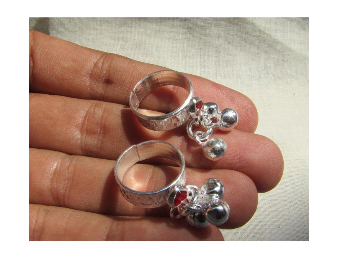 Red kempa stone ghungroo ring – Kavita Jewels