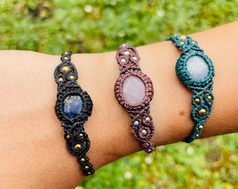 Pulseras de macramé y piedras