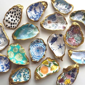 Oyster Shell Ring Dish - Chinoiserie Blue & White Oyster Shell Ring Dish - Oyster Trinket Dish, Bridesmaid Gift - Shell Jewelry Dish - Gift