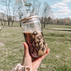 Iced Coffee Glass, With Lid and Straw Included wildflower design Personalizable  Custom gift