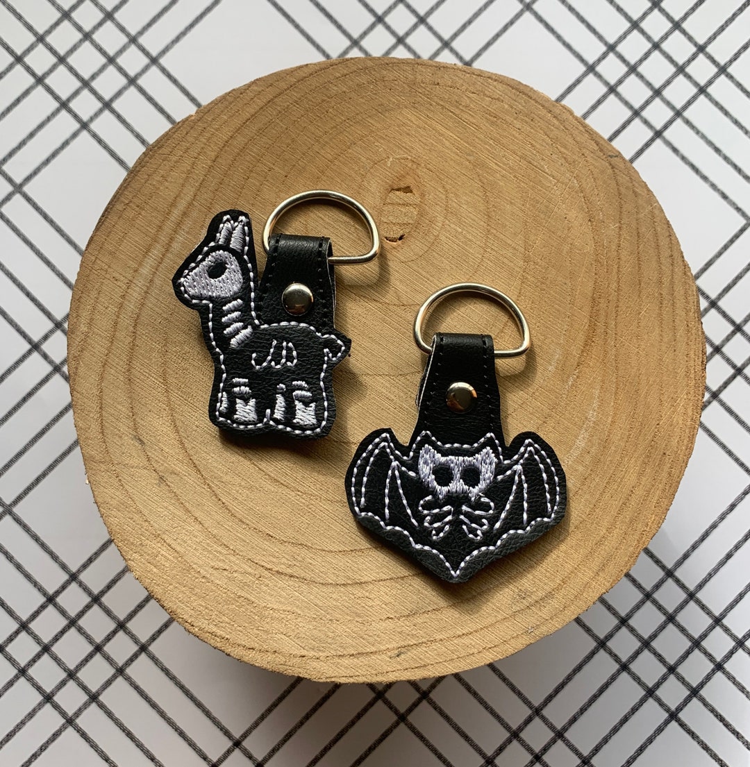 Spooky Key Ring Skeleton Bat Keychain Skeleton Llama Keyring Halloween