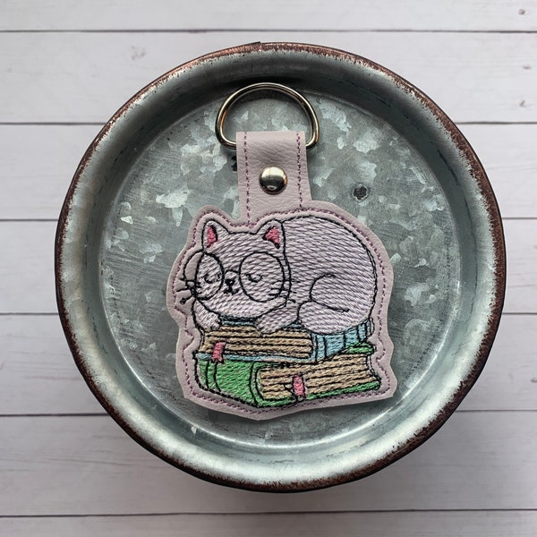 Nerdy Cat Keychain | Sleeping kitty charm | Cat lady accessory | Book lover keyring | Cat Librarian key fob | Cat with glasses sleeping