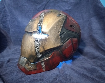 Iron man mark 85 Casco dañado por batalla: usable