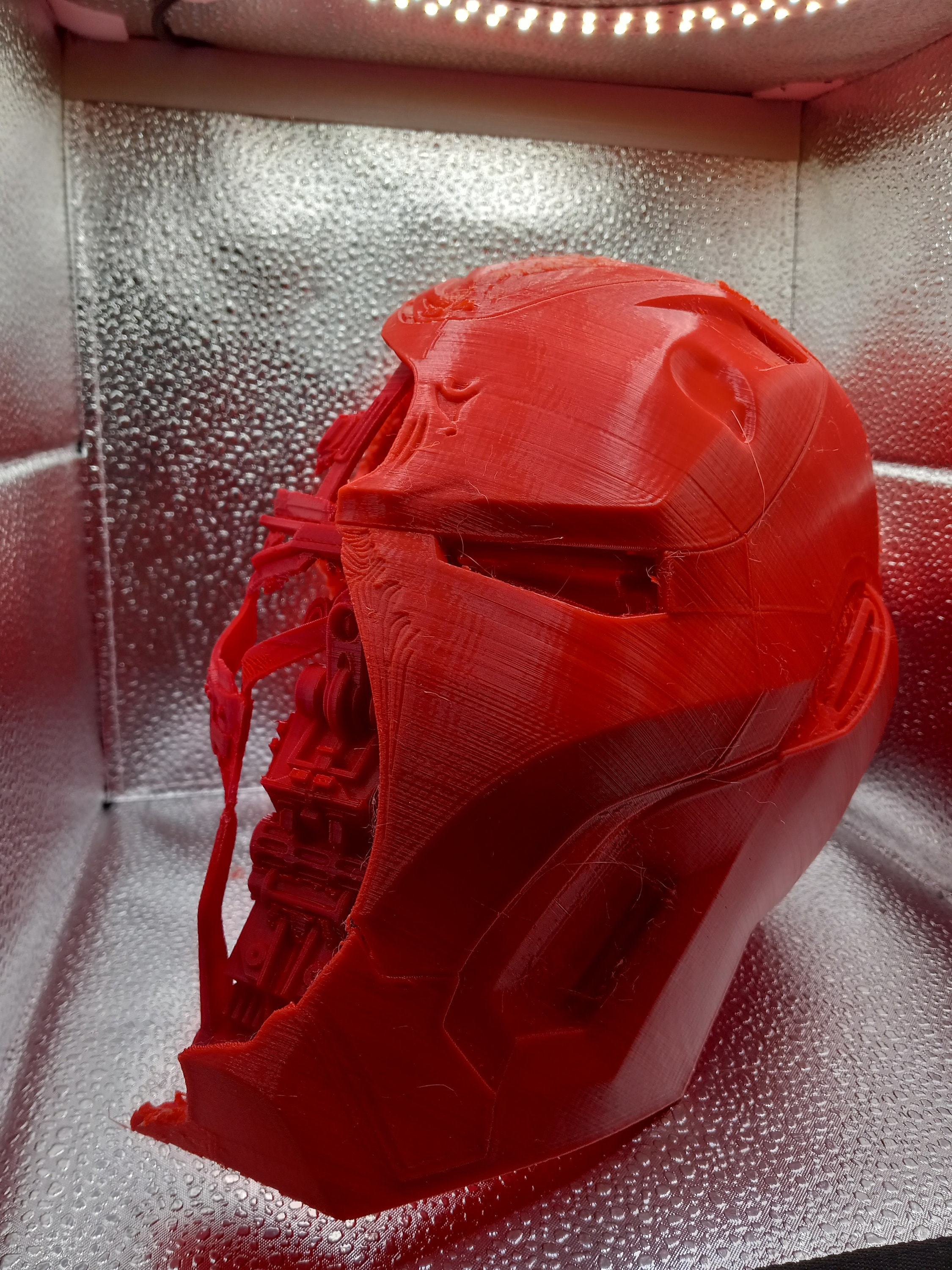 iron man broken helmet Beast Kingdom Avengers: Endgame Battle Damaged MC-038 Master Craft Statue, Multicolor : Toys & Games as seen in the Marvel Avengers Endgame movie Iron Man Mask Broken