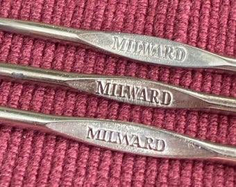 Uncinetti vintage Milward per lavori di pizzo e ricamo, in acciaio, prodotti in Inghilterra.