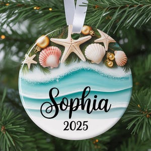 Adorno costero personalizado de concha marina • Adorno navideño playero 2025 • Regalo de recuerdo navideño con temática oceánica