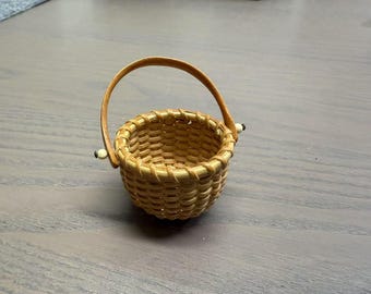 Lot Detail - Barlow Design Nantucket Basket with Ship Scene