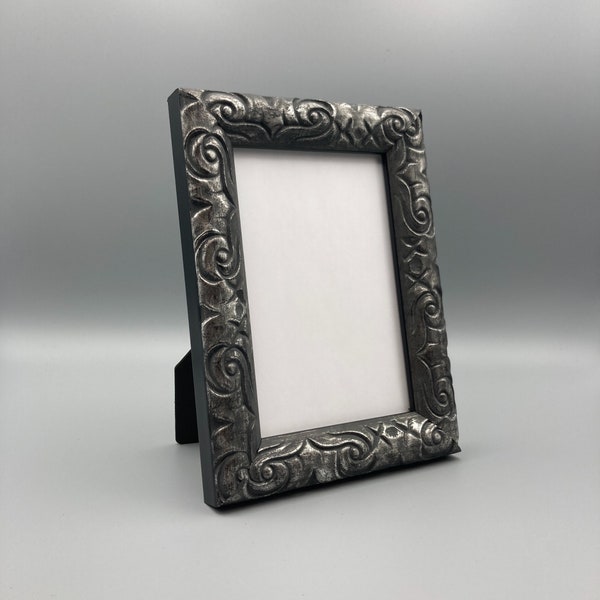 Silver and Black Picture Frame • 4"x 6" Photo Frame • Traditional • Ornate • Portraits • Miniature Artwork • Additional Common Sizes