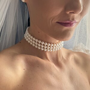 Bridal Pearl Choker Necklace Wedding Jewelry for Bride Multi-Strand White Pearl Choker Elegant Vintage Ivory Bridal Accessory Classic Collar