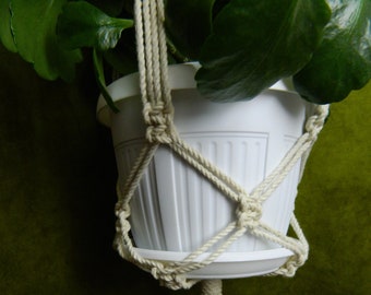Patroon doe-het-zelf macramé plantenhanger: succulente muurplanter (pdf-patroon)