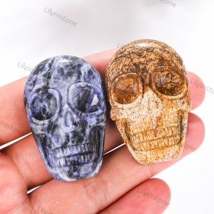 2 Inch ,Handmade Carved Gemstone Skull Slice ,Quartz Skull Figurine, Crystal Decor, Skull Model ,Crystal Gifts, Healing Crystals.