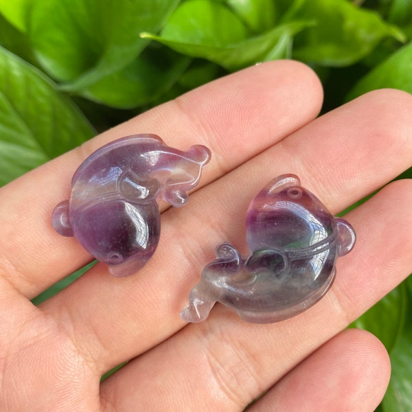 Hand Engraving Small carp shape，Decoration Supply,Small Ornament Rainbow Fluorite Gemstones,Rainbow Fluorite Flakes.