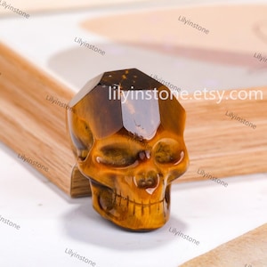 1,2 polegadas, olho de tigre natural, crânio esculpido, crânio de pedra preciosa, estatueta de crânio de cristal, crânio de quartzo, cristal de cura, decoração de Halloween, presente de cristal