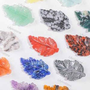Ciondolo con 32 pietre preziose naturali intagliate a forma di foglia, intaglio di foglie d&#39;albero per gioielli, ciondolo con perline sciolte intagliate a forma di foglia di cristallo