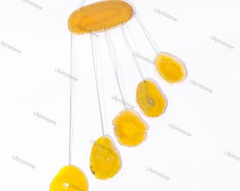 Gelbes Achat-Windspiel, eine melodische Note, die über dem Fenster hängt, Geschenk für sie, Terrasse, Veranda, Rasen, Garten, Hinterhof und Wohnkultur im Freien.