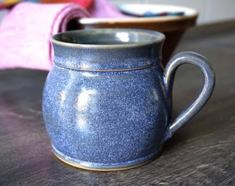 Ceramic cup - jumbo cup type with rim