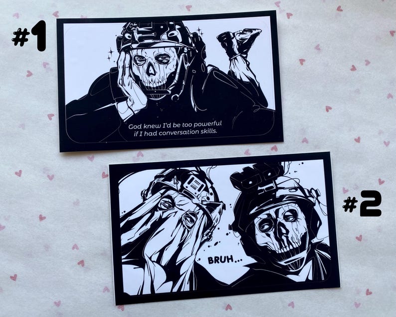 K&ouml;nnte beinhalten: Zwei rechteckige schwarz-wei&szlig;e Kunstdrucke. Druck Nr. 1 zeigt eine Figur mit Totenkopfmaske und taktischem Helm mit dem Text: God knew I'd be too powerful if I had conversation skills. Druck Nr. 2 zeigt zwei Figuren mit dem Text: BRUH...