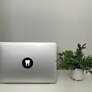 Sticker Dent MacBook Apple
