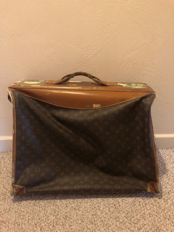 VINTAGE LARGE LOUIS VUITTON SUITCASE