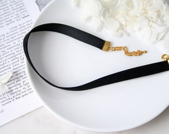 Thin Velvet Choker Necklace