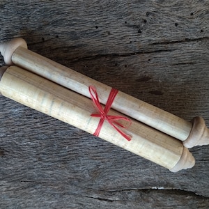 rotolo di papiro vuoto con due bastoncini di legno, rotolo romano 120 x 20 cm, rotolo di papiro con scrittura storica, regalo per insegnanti, aula di latino, regalo di nozze.
