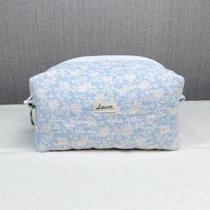 Handgefertigte gesteppte hellblaue Blumen-Gauze-Make-up-Tasche Box-Beutel