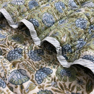 Asparagus Green Comforter Quilt, Hand-Block Printed Cotton Quilted Floral Throw Blanket for Couch and Bed, Lap Bedding Coverlet Oversized