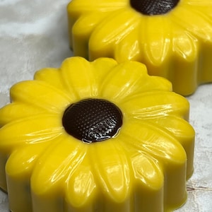 Sunflower Chocolate Covered Oreos: Baby Shower Favors, 1 Dozen
