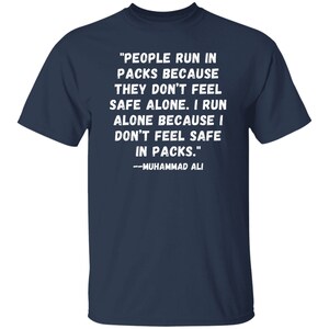 Camiseta con cita de Muhammad Ali. Camiseta motivacional para entrenar en el gimnasio Navy