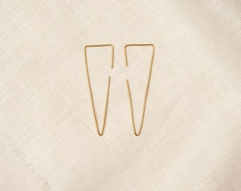 TRIANGLE earrings in brass